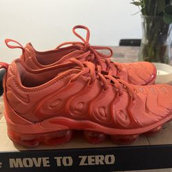 Women’s Size 9 Orange Nike Vapormax With Box 
