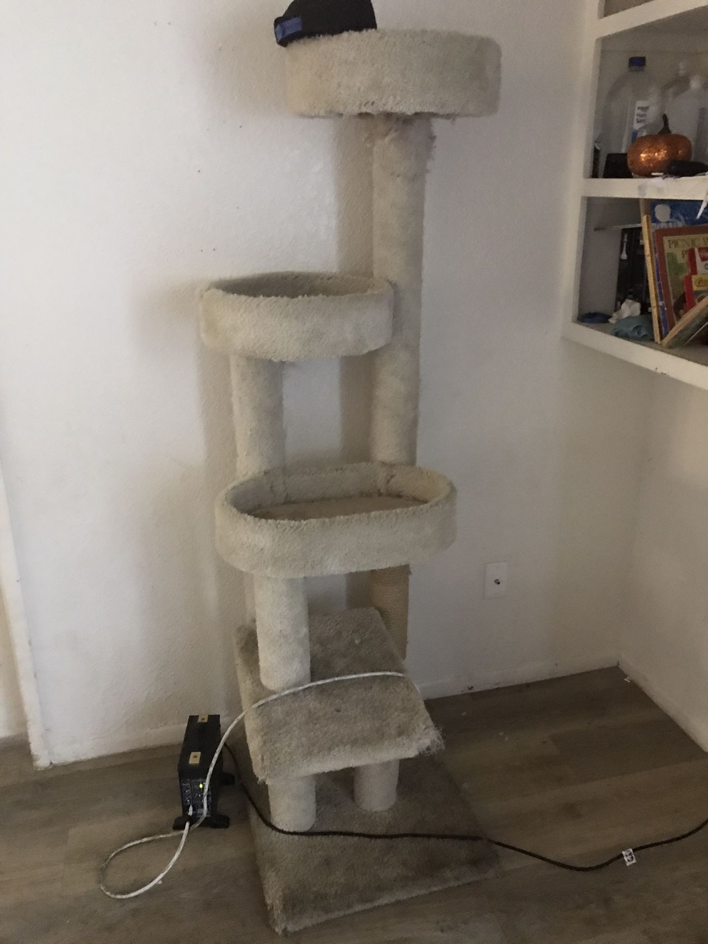 Cat tree