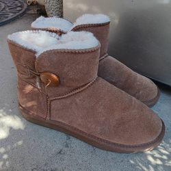 !! Women's  Boots Size 7