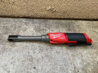 Milwaukee M12 FUEL INSIDER 12V Lithium-Ion Brushless Cordless 1/4 in. - 3/8 in. Extended Reach Box Ratchet(Tool only)
