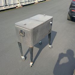 Cooler With Stand And Wheels