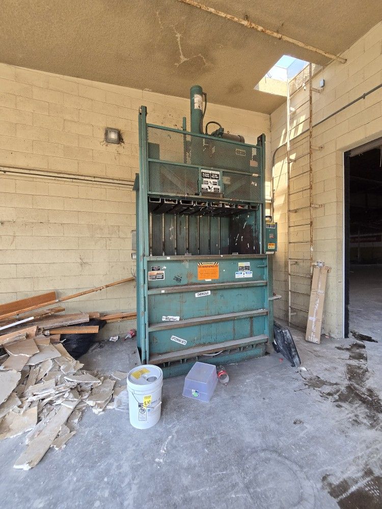 Free Commercial Box Compactor for Sale in La Mesa, CA - OfferUp