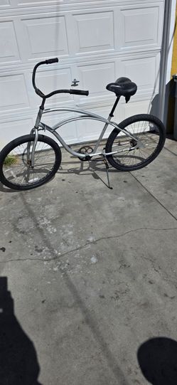 Dynacraft magna beach cruiser bike