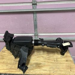 2018-2024 Jeep Wrangler JL / Gladiator JL 3.6L Air Intake Box Assembly OEM 