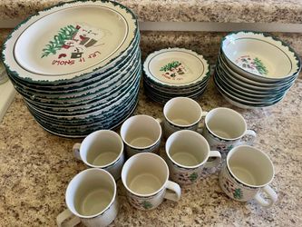 37 Pcs set Atico Let it Snow Christmas Snowmen 14 dinner plates, 8 bowls, 8 mugs, 7 dessert plates