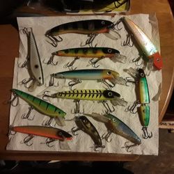 Like New Condition Muskie/Musky Fishing Crankbaits, Custom Painted and Stock colors