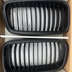 E38 BMW Hood Grill Black