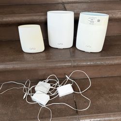 Orbi Netgeat Internet Satellite and Router