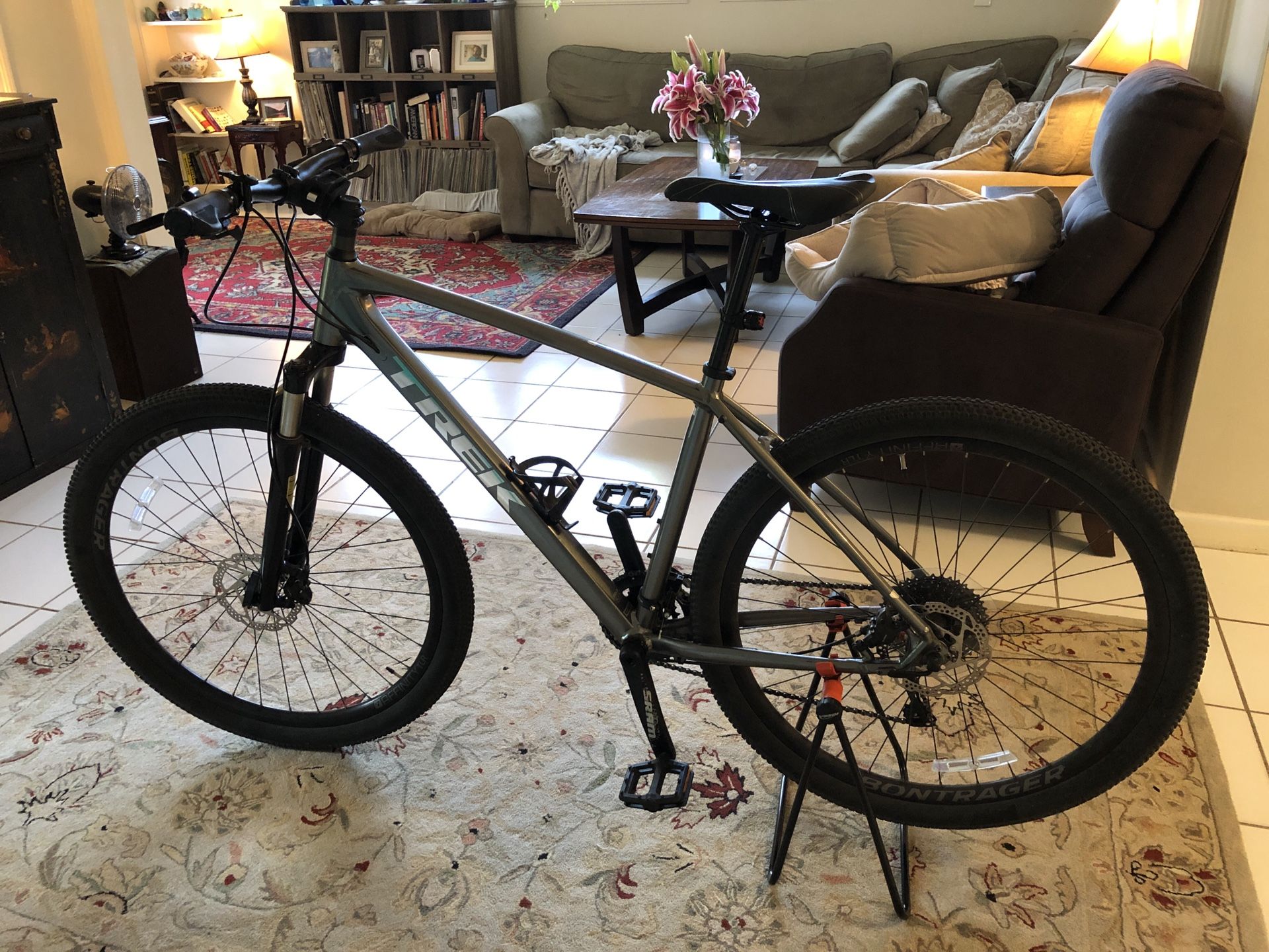 PRICE DROP! Trek DS4 dual sport 4 hybrid bike bicycle