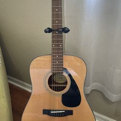 Almost New Yamaha F325D Acoustic Guitar