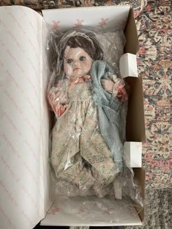 VINTAGE 1990 COLLECTORS BABY DOLL SARA HAMILTON HERITAGE DOLLS PORCELAIN 