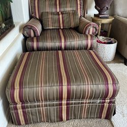 Oversized chair with leg support