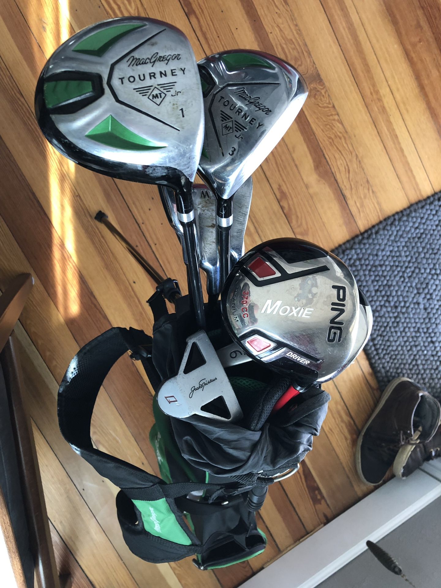 Assorted kids PING and MacGregor golf clubs