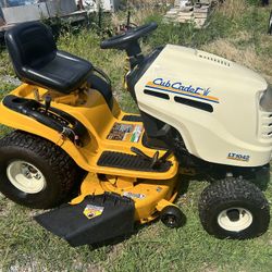 Cub Cadet Riding Mower LT1042