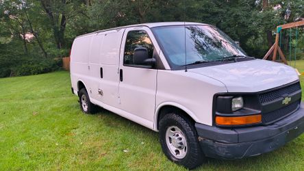 2010 CHEVY EXPRESS 2500 CARGO VAN
