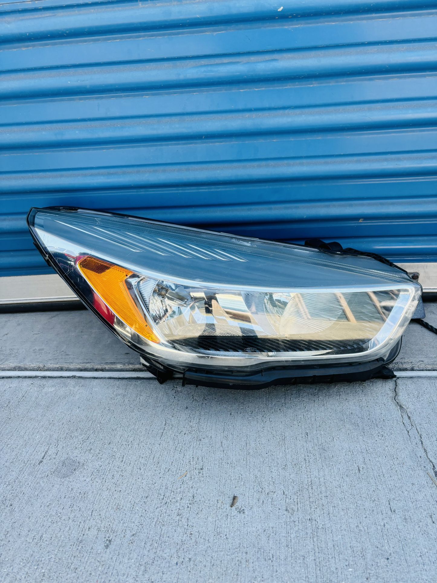 2017,2018,2019 Ford Escape Headlight/Luz Delantera Foco Rh Passenger Oem Original