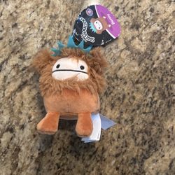 Toy Fair New York Exclusive Squishmallows Benny the Bigfoot Clip Check In Series