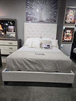 ✨️ King, Cal King, Queen Bed Frame ✨️ Furniture Sectionals, Bedrooms, Dining Avail