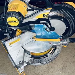 DEWALT 12" (305MM) DOUBLE BEVEL SLIDING COMPOUND MITER SAW “COMES WITH BLADE INCLUDED AND-ATTACHED ”