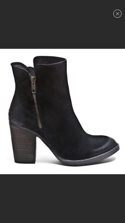 Steve Madden Ryatt-Q Booties
