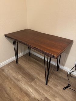 Desk / Table