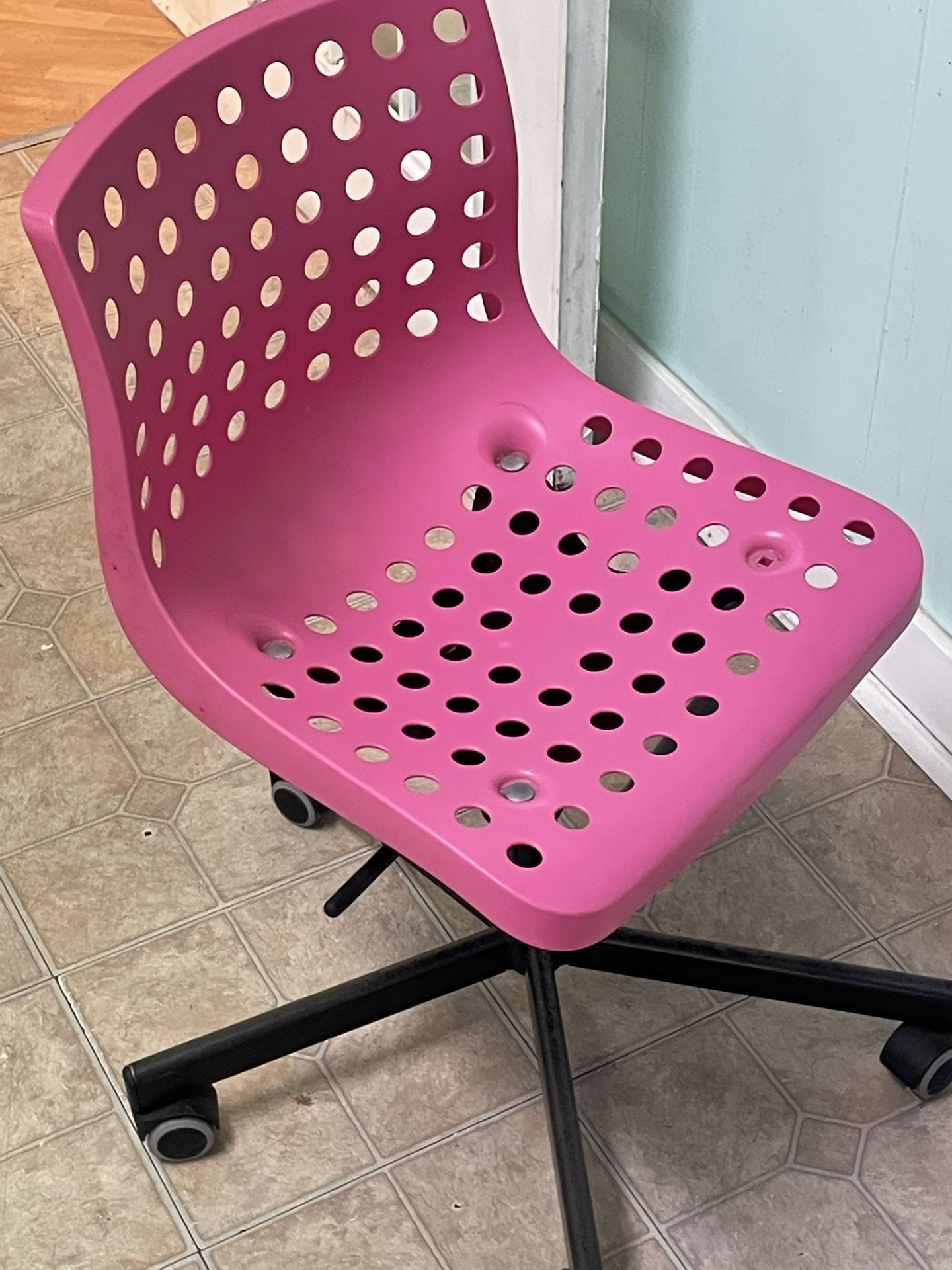 Office desk chair with wheels