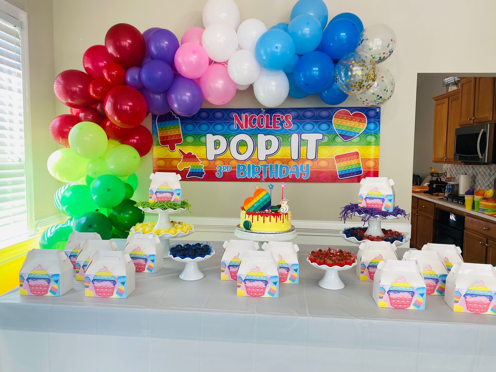 Pop It Banner