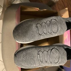 Skechers With Memory Foam Size 10. Men’s