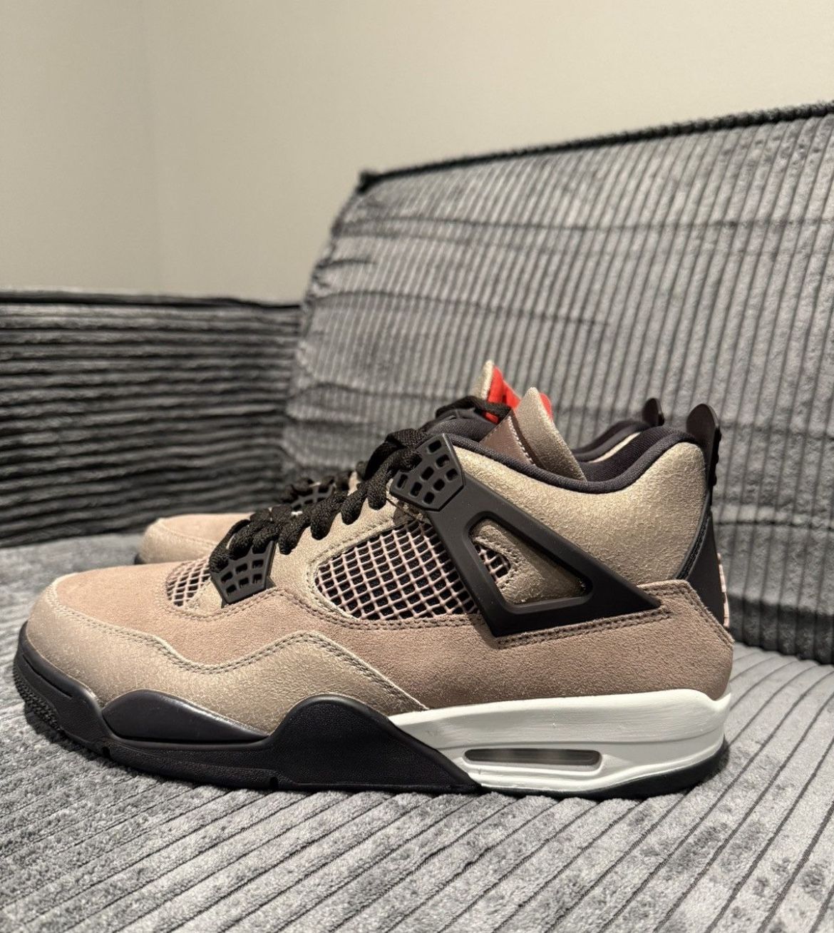 Jordan 4