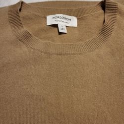 Clothing from top brands, in various sizes 