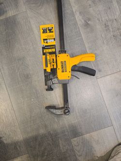 DEWALT
24 in. 825 lbs. Hybrid Clamp