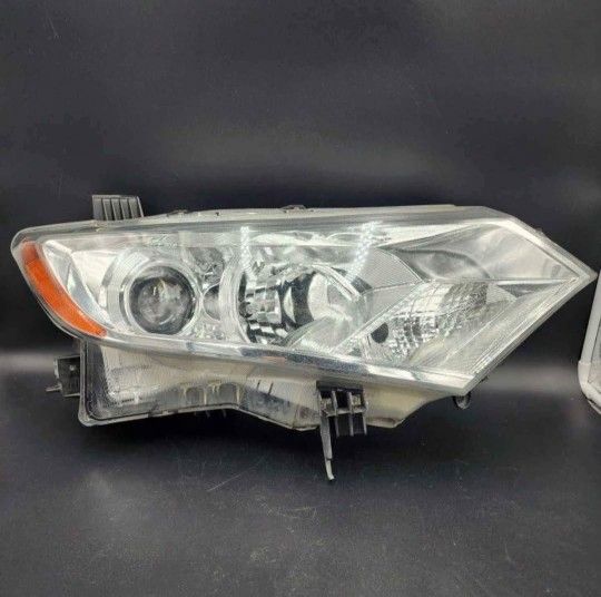 2012 to 2017 Nissan Quest Right Headlight