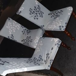 4 Chairs 