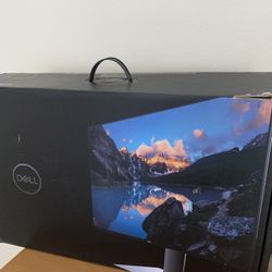 Dell 27” Ultrasharp QHD 1440p Monitor U2719D