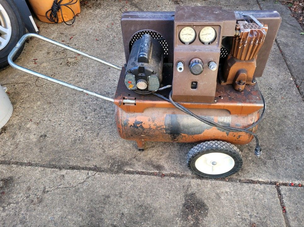 Vintage Air Compressor and Paint Sprayer