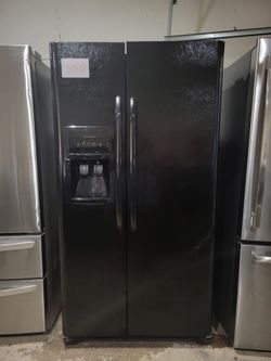 Black Side by Side Frigidaire
