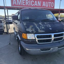 Dodge Ram 1500 Van 