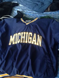 Michigan pullover