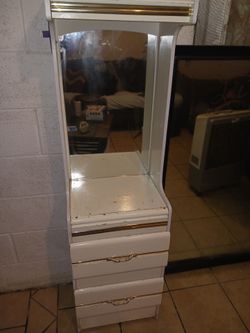 White vanity mirror