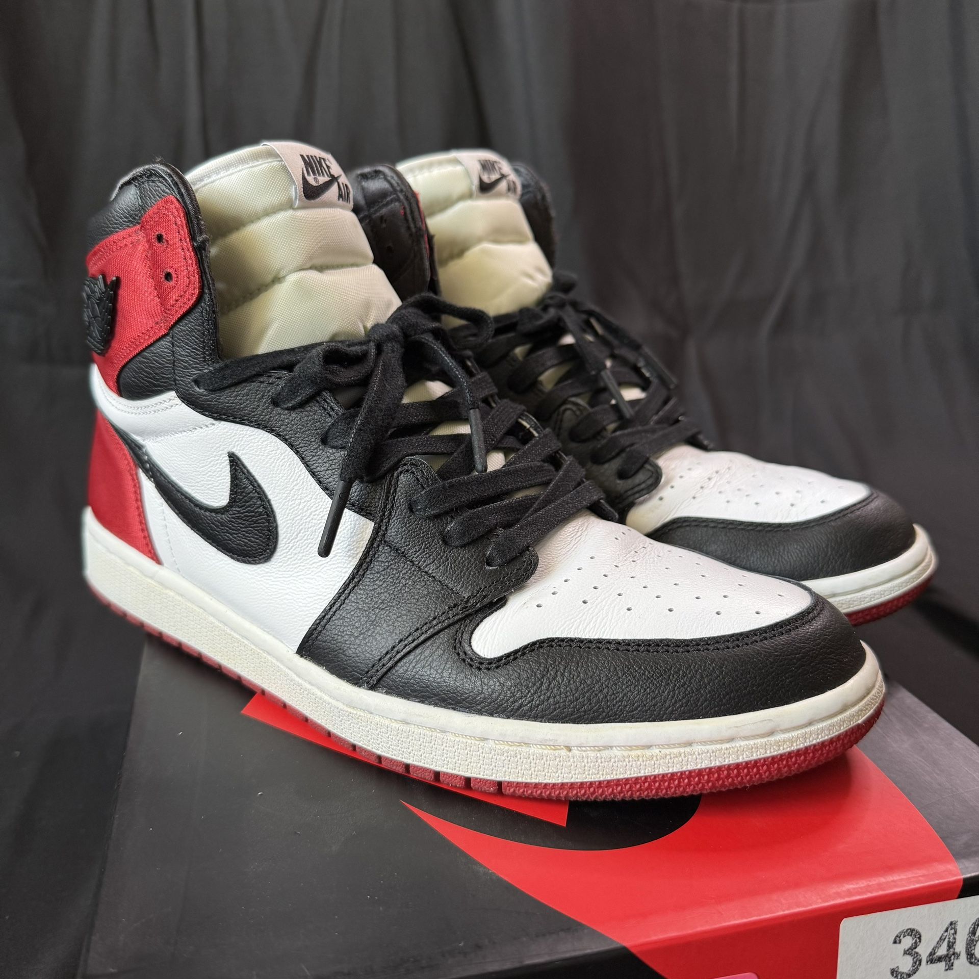 WMNS Air Jordan 1 Retro High OG “Satin Black Toe” size 12W (10.5M)