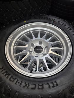 17" FALCON rims w/ 32" Ridgecrawler RT tires