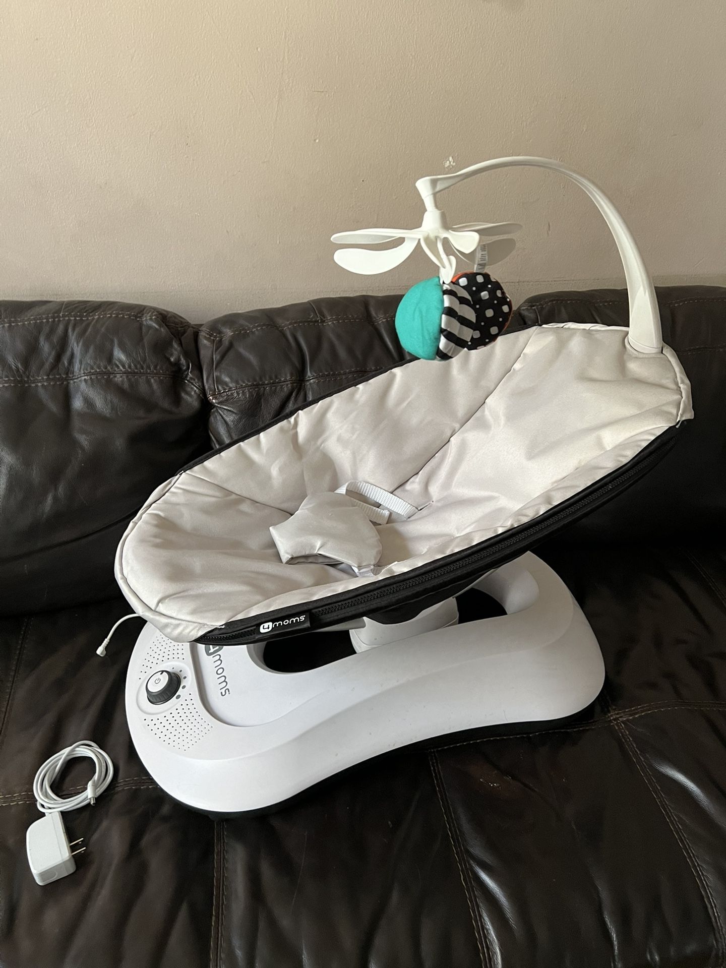 MOMS ROCKAROO BABY SWING