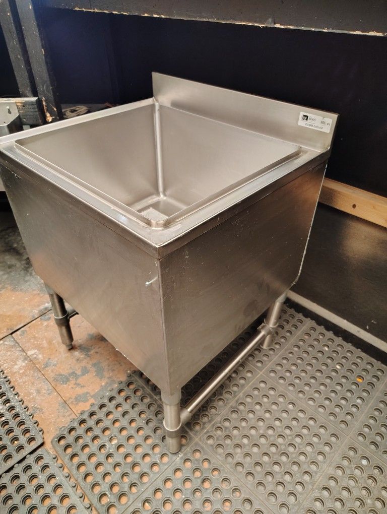 2 Ft Long Ice Bin WITH Cold plate