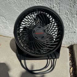 Honeywell Super-Turbo 3 Speed Desk Fan HT-800 Series 90 Degrees Tillable (Silver Lake)