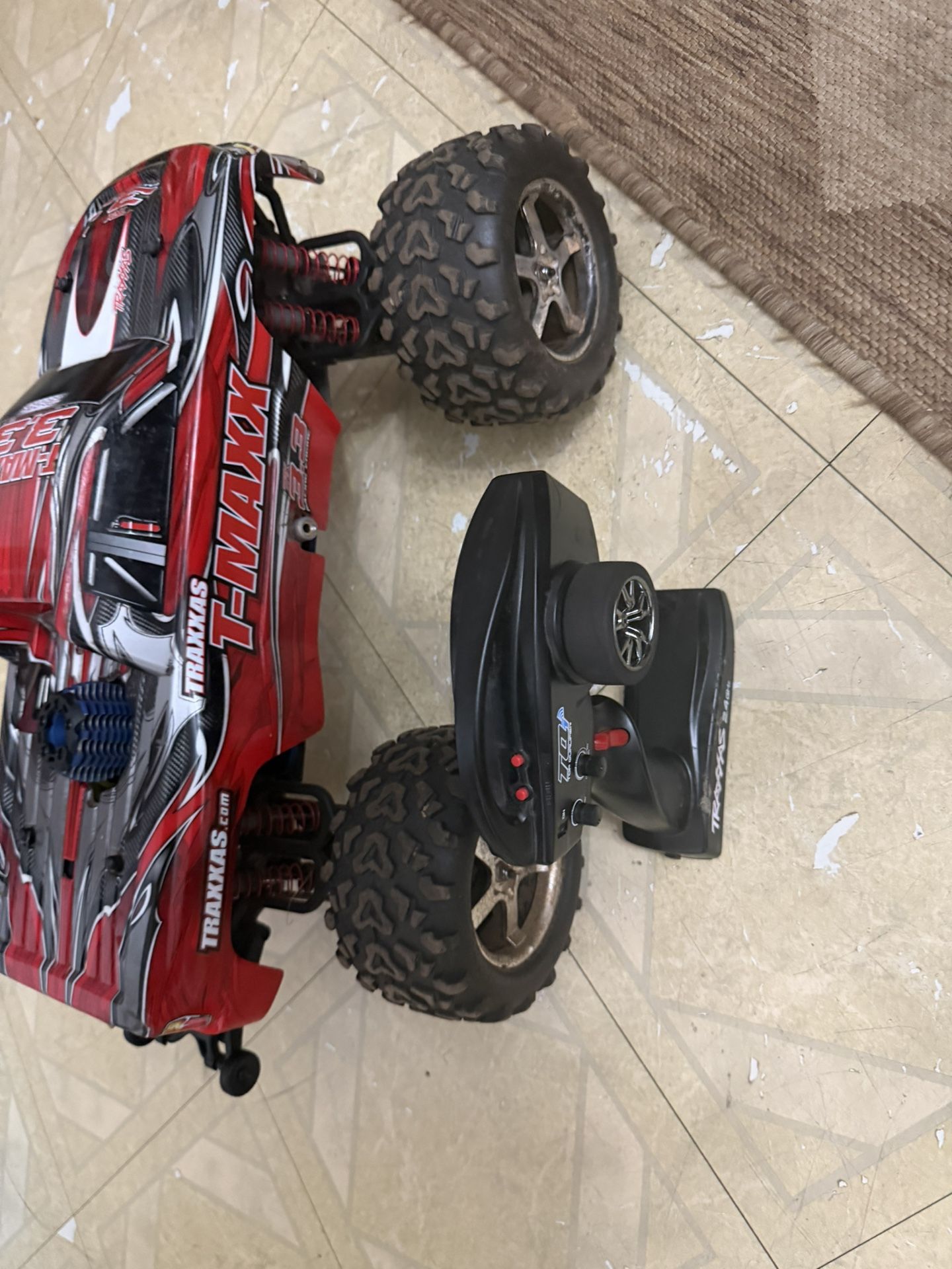 Traxxas Tmaxx 3.3 with os11k carburetor trade for electric rc