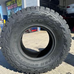 37x12.50R17 TOYO OPEN COUNTRY RT