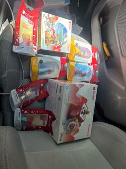 Toonie box 2 Disney edition plus tons of toonies