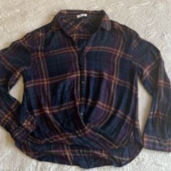 MAURICES PLAID SHIRT LARGE (A)