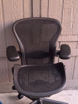 Herman Miller Aeron Chair Size A