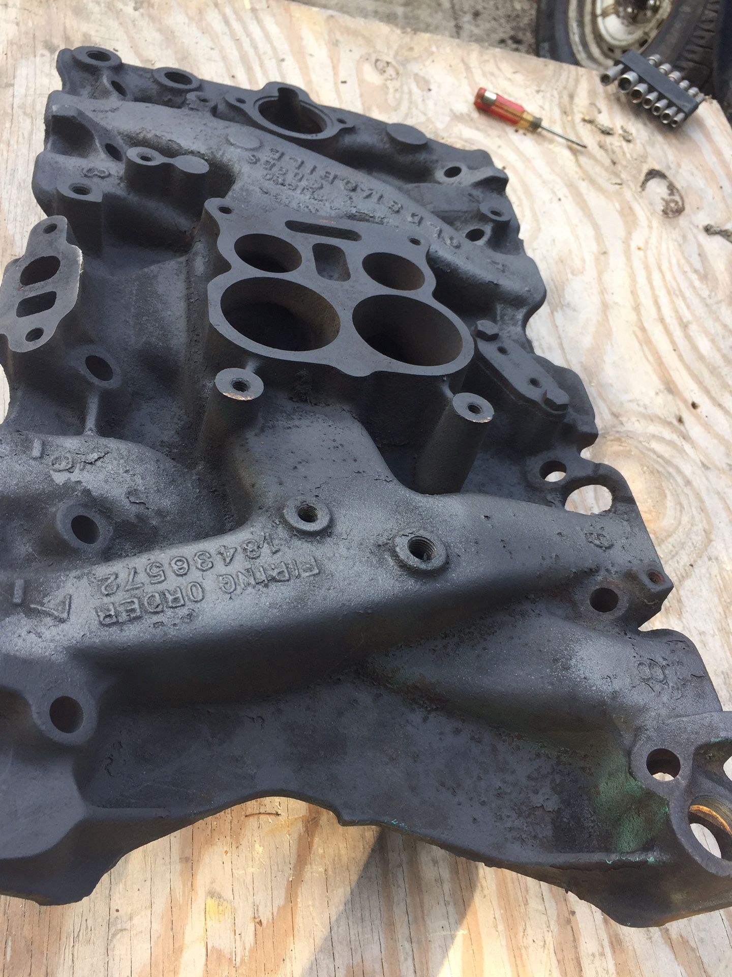 Oldsmobile 350 4 on sale barrel intake manifold